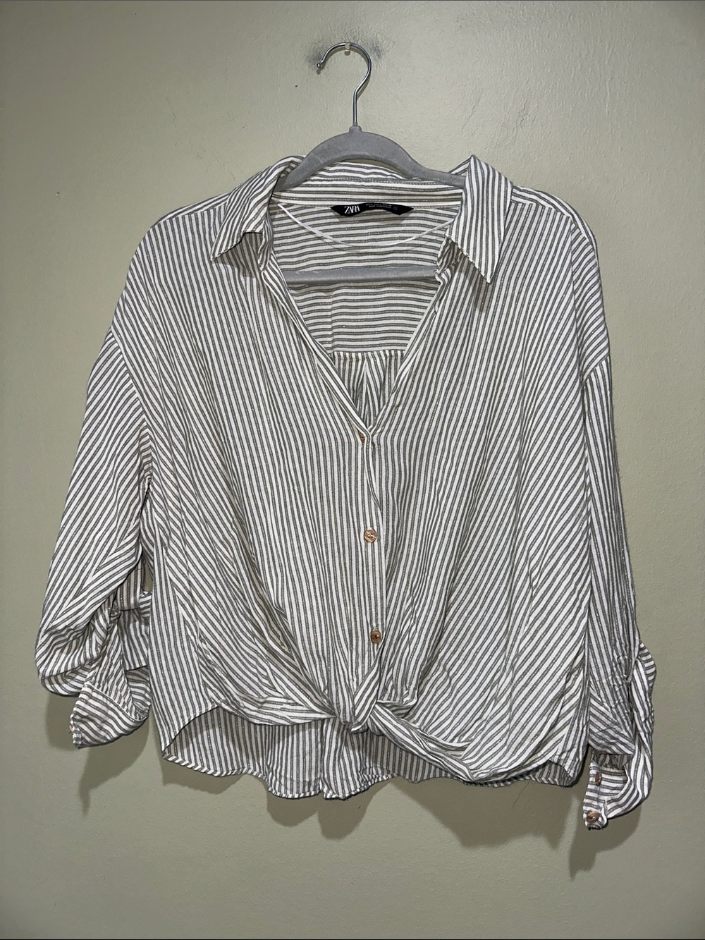 🔥Zara White and Gray Striped Button-Front Tie Hem Shirt